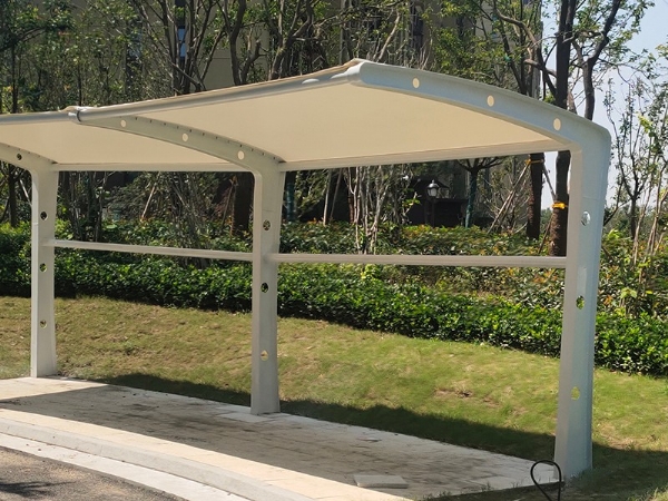 膜結構自行車棚
